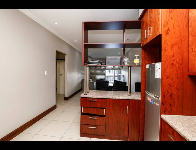 2 BEDROOM APARTMENT FOR SALE IN UMHLANGA RIDGE